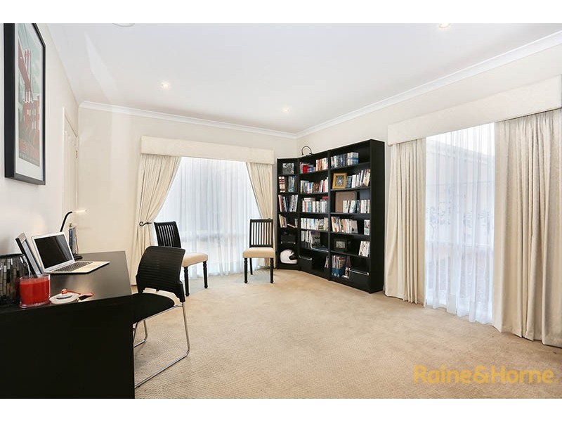 8 View Park Circuit, Narre Warren South VIC 3805