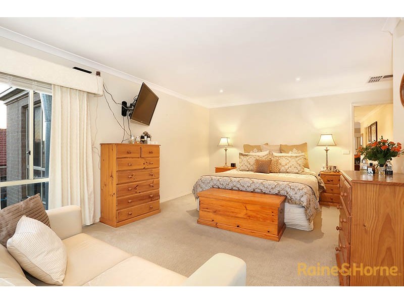 8 View Park Circuit, Narre Warren South VIC 3805