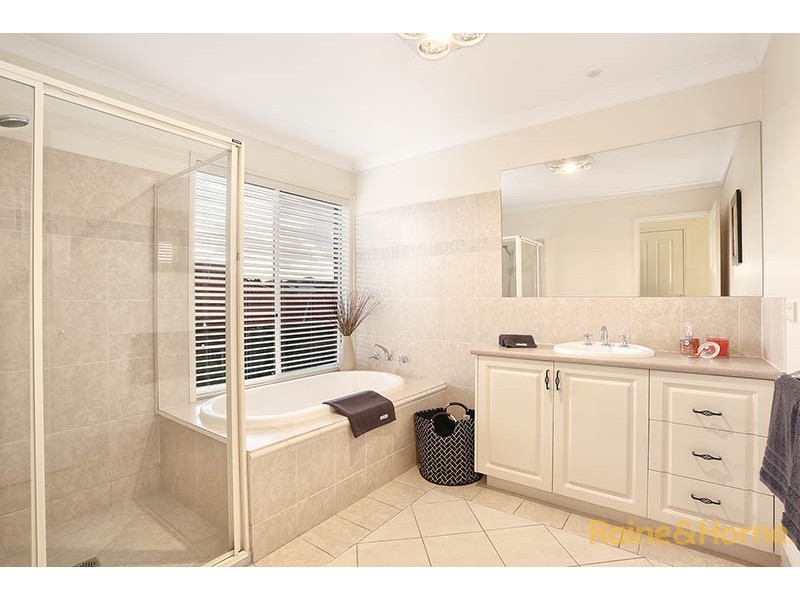 8 View Park Circuit, Narre Warren South VIC 3805