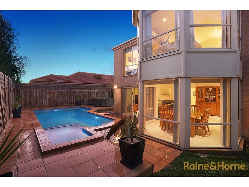 8 View Park Circuit, Narre Warren South VIC 3805