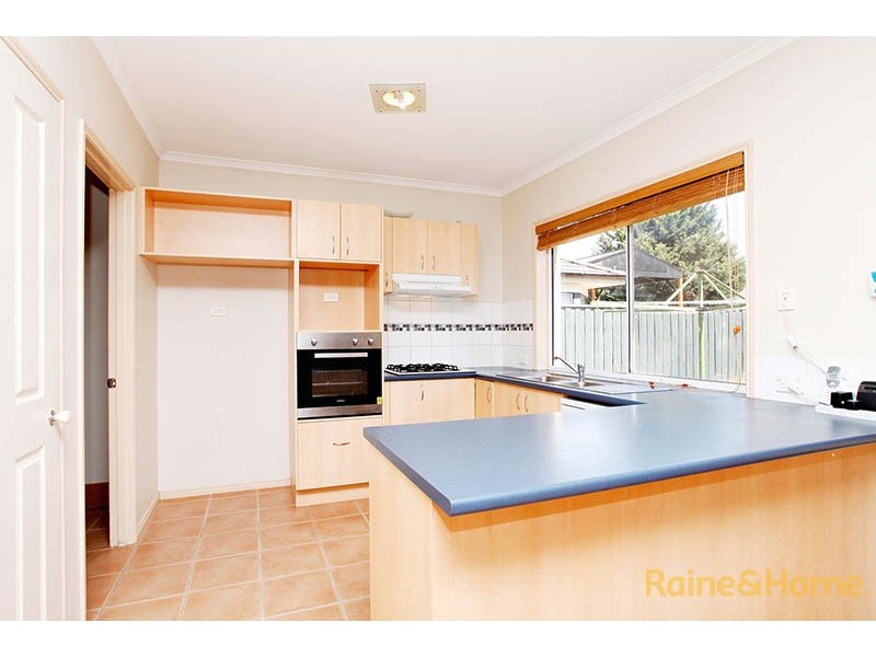 10 Kenton Walk, Narre Warren South VIC 3805