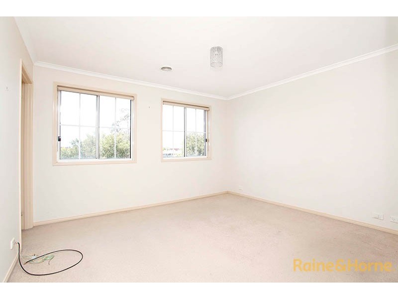 10 Kenton Walk, Narre Warren South VIC 3805