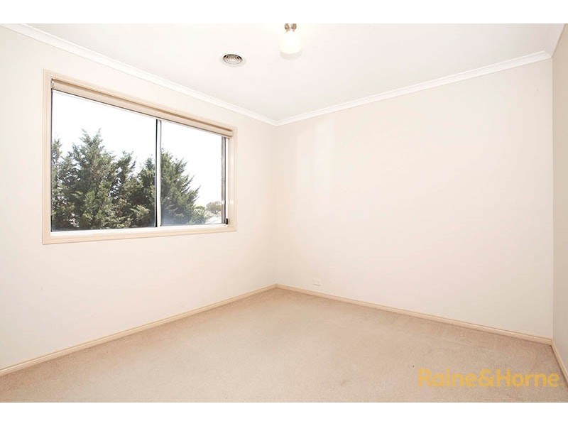 10 Kenton Walk, Narre Warren South VIC 3805