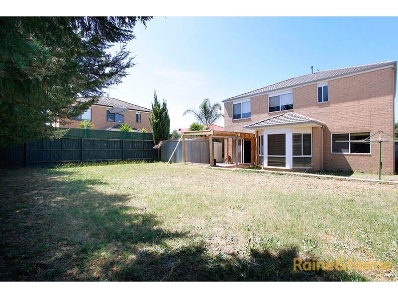 10 Kenton Walk, Narre Warren South VIC 3805