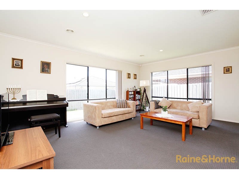 4 Cherrywood Way, Narre Warren South VIC 3805