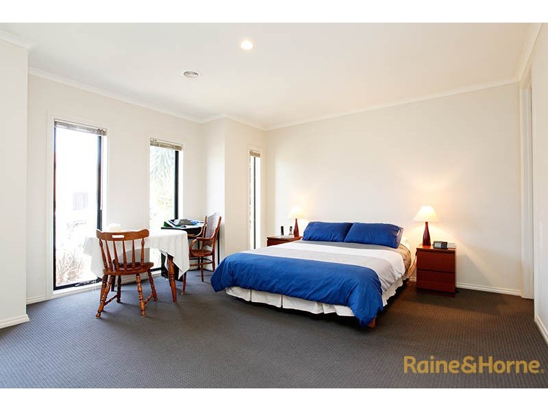 4 Cherrywood Way, Narre Warren South VIC 3805