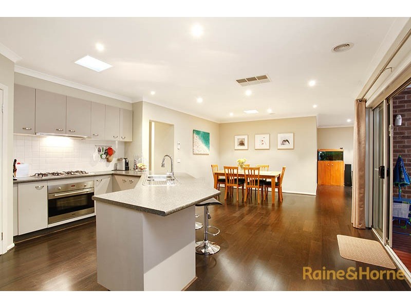 28 Vert Avenue, Narre Warren South VIC 3805