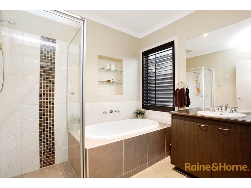 28 Vert Avenue, Narre Warren South VIC 3805