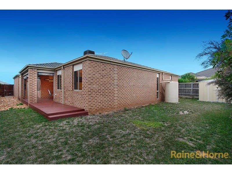 28 Vert Avenue, Narre Warren South VIC 3805