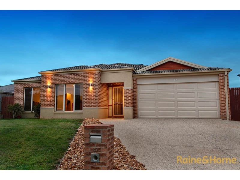 28 Vert Avenue, Narre Warren South VIC 3805
