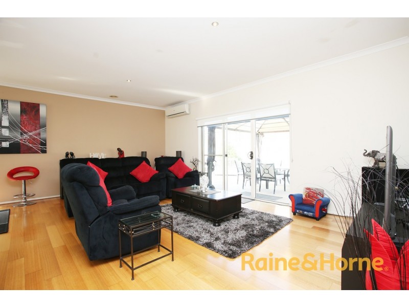 46 Tyndall Street, Cranbourne East VIC 3977