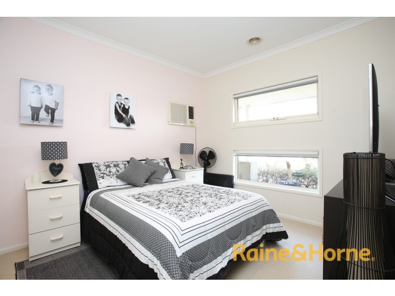 46 Tyndall Street, Cranbourne East VIC 3977