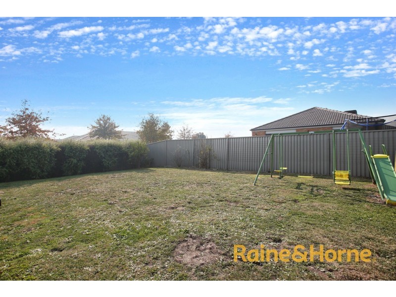 46 Tyndall Street, Cranbourne East VIC 3977