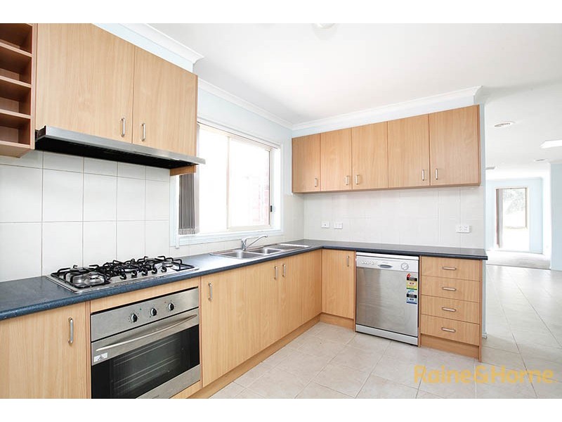 53 Fallingwater Drive, Pakenham VIC 3810