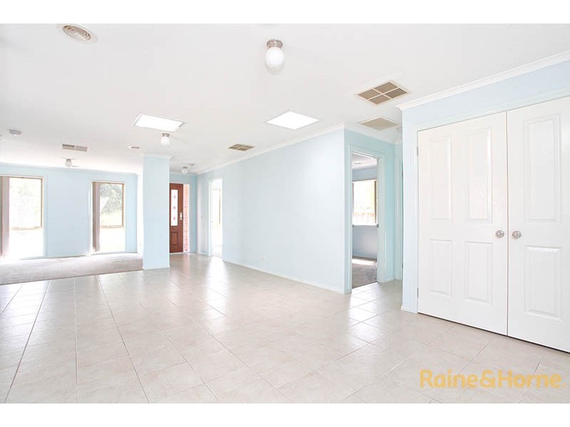 53 Fallingwater Drive, Pakenham VIC 3810