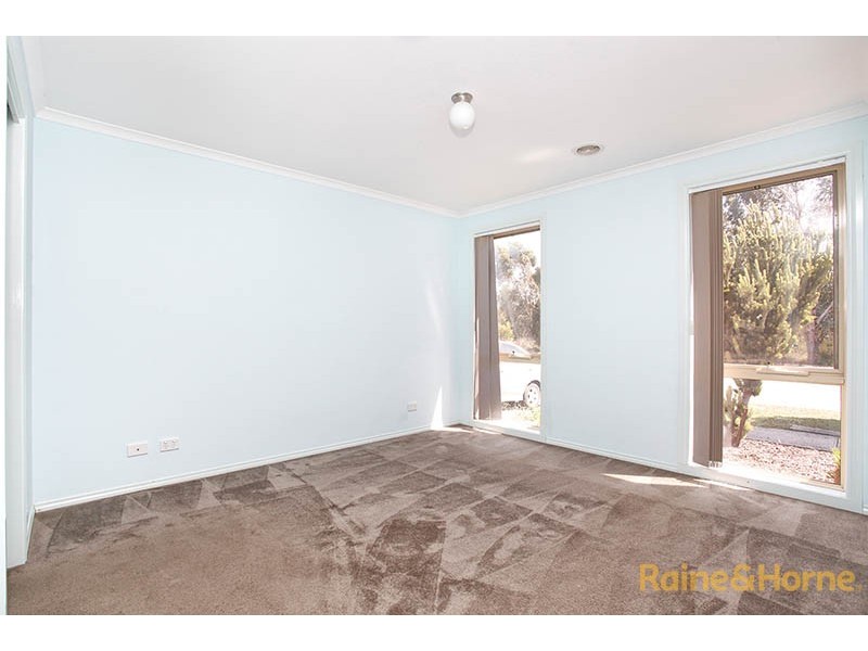 53 Fallingwater Drive, Pakenham VIC 3810