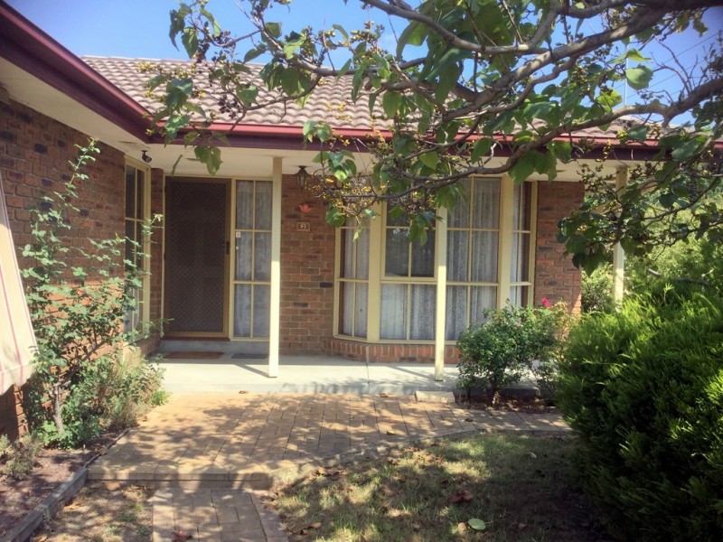 2 Sapphire Drive, Hampton Park VIC 3976