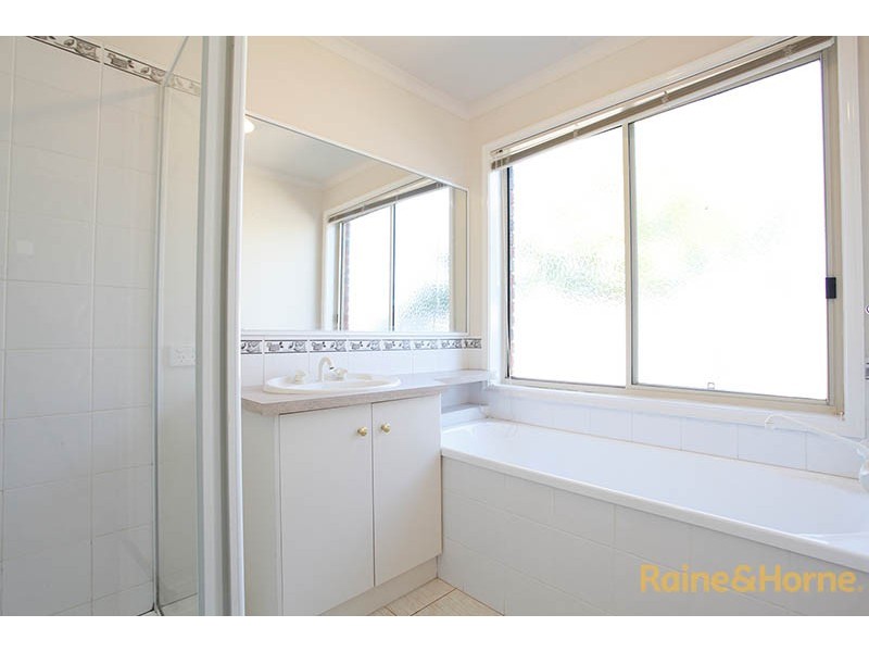 1 Edgewood Close, Narre Warren South VIC 3805