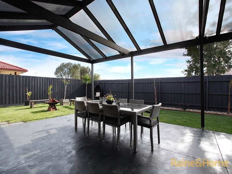 29 Phoenix Avenue, Cranbourne VIC 3977