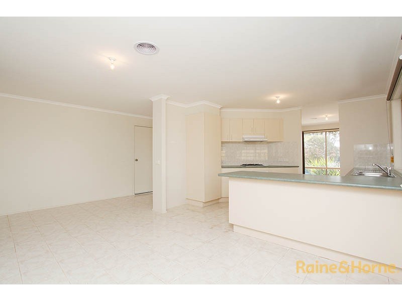 68 Amberly Park Drive, Narre Warren South VIC 3805