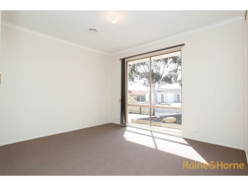 68 Amberly Park Drive, Narre Warren South VIC 3805