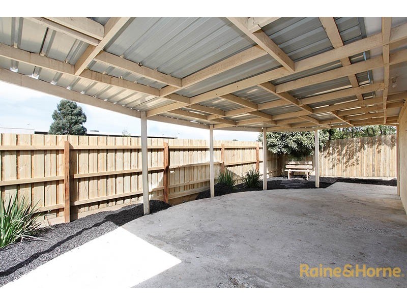 68 Amberly Park Drive, Narre Warren South VIC 3805