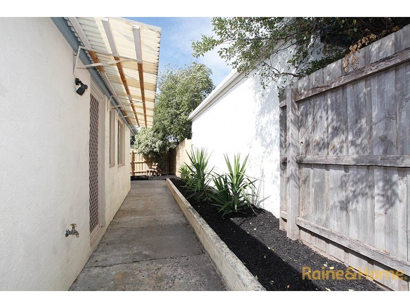 68 Amberly Park Drive, Narre Warren South VIC 3805