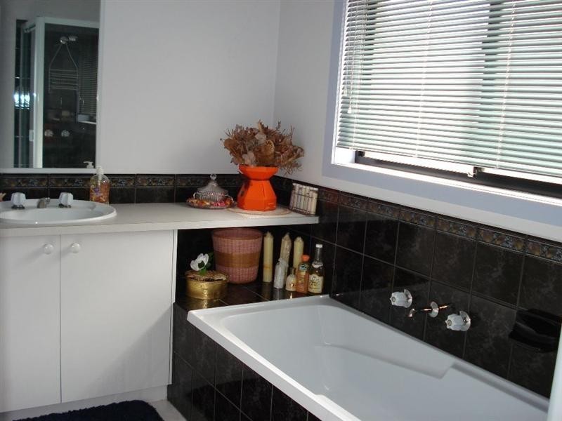 16 Beech Place, Hallam VIC 3803