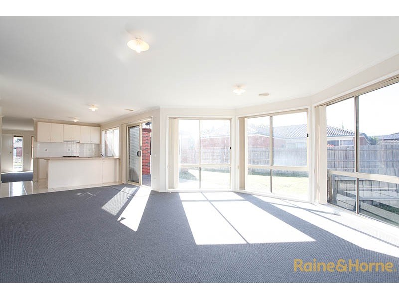 1 Edgewood Close, Narre Warren South VIC 3805