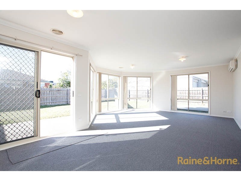 1 Edgewood Close, Narre Warren South VIC 3805