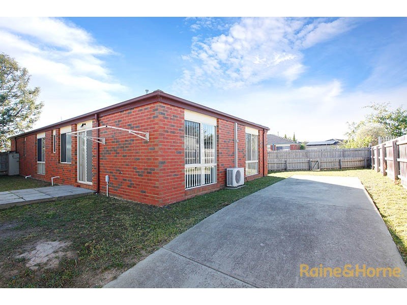 1 Edgewood Close, Narre Warren South VIC 3805