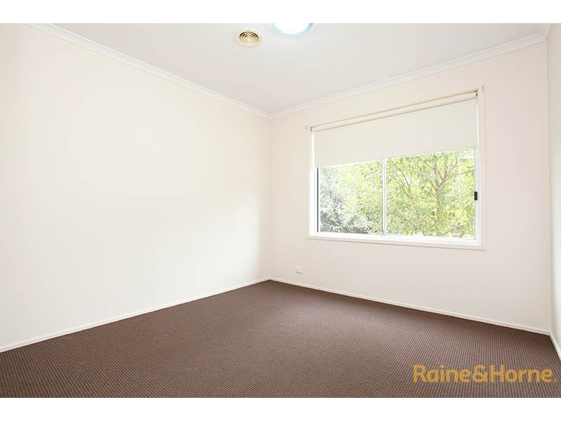 70 Amberly Park Drive, Narre Warren South VIC 3805