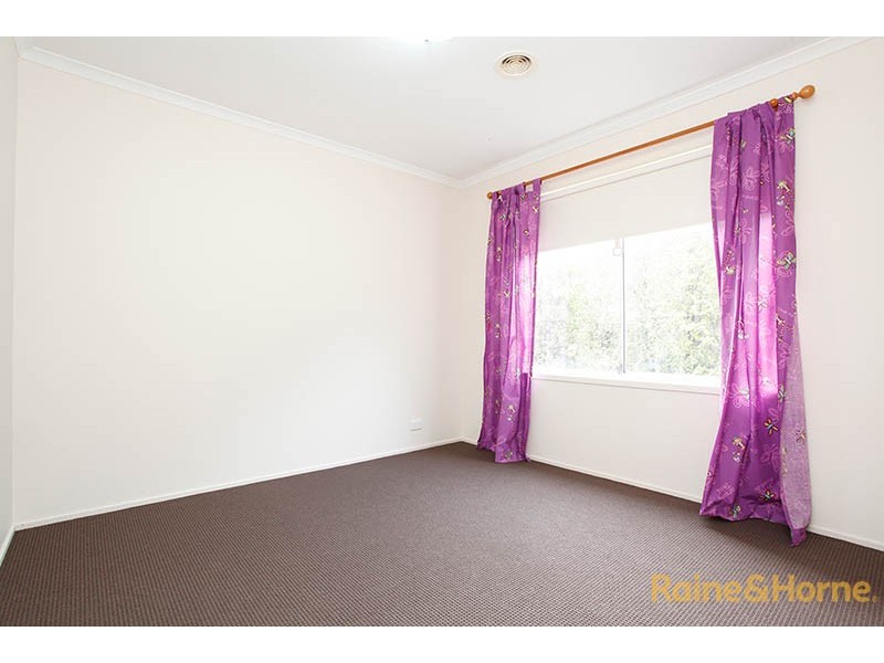 70 Amberly Park Drive, Narre Warren South VIC 3805