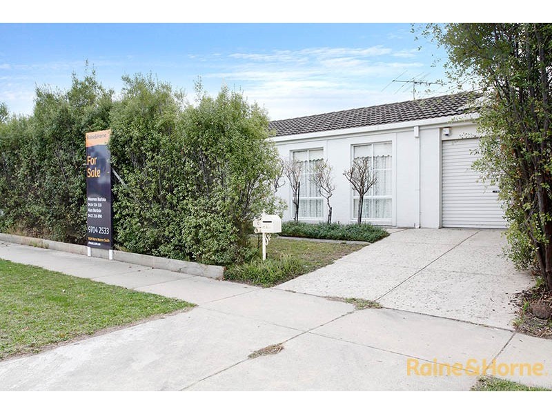 70 Amberly Park Drive, Narre Warren South VIC 3805