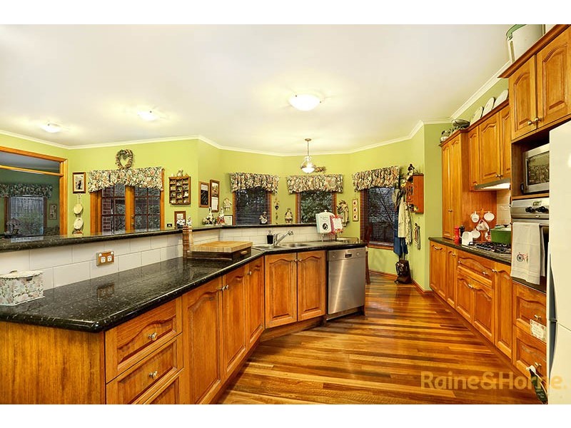 71 Berwick Springs Promenade, Narre Warren South VIC 3805