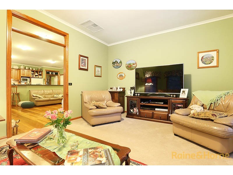 71 Berwick Springs Promenade, Narre Warren South VIC 3805