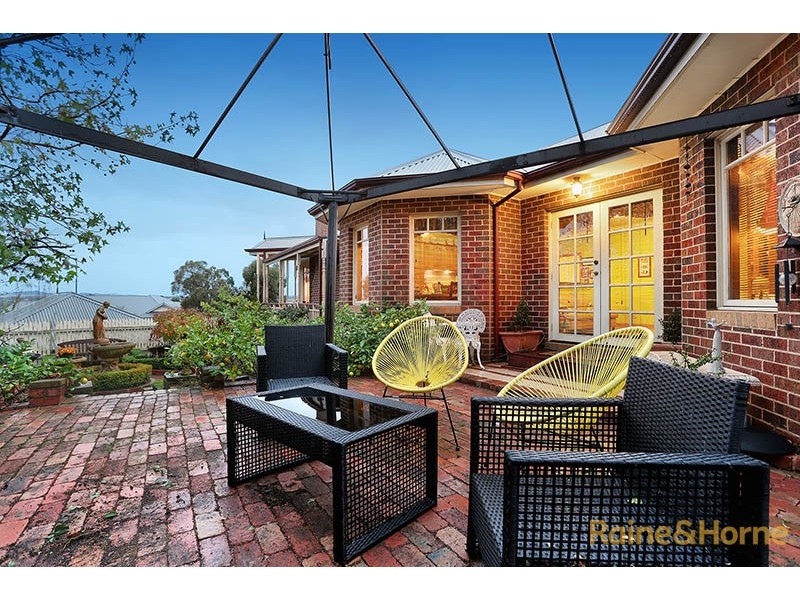 71 Berwick Springs Promenade, Narre Warren South VIC 3805