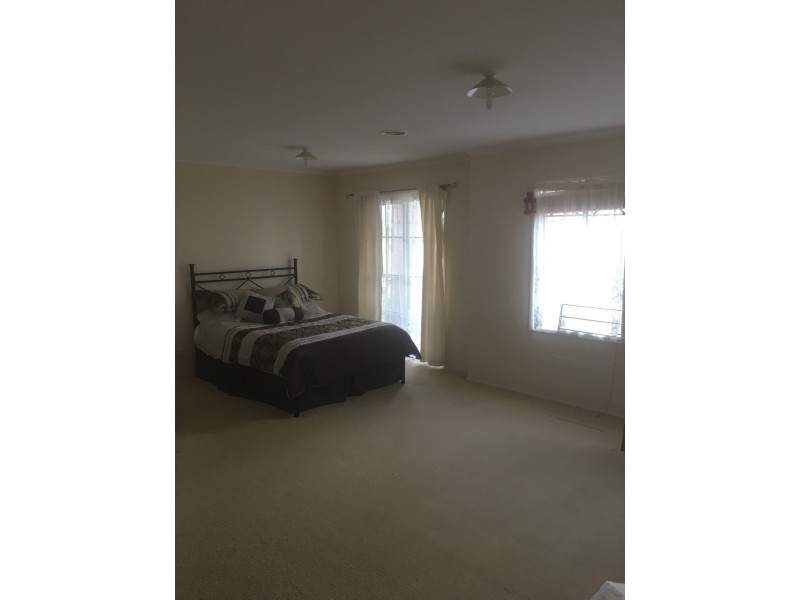 2 Teesdale Court, Narre Warren South VIC 3805