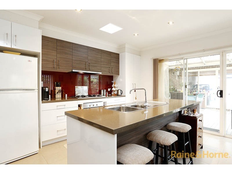 10 Aspect Lane, Cranbourne North VIC 3977