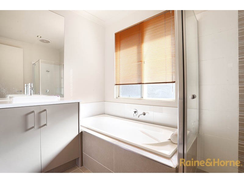 10 Aspect Lane, Cranbourne North VIC 3977