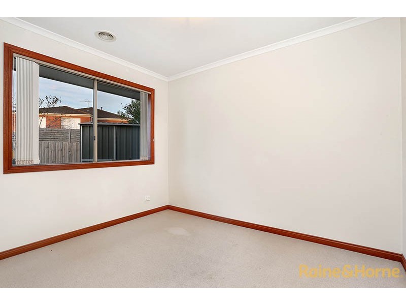 10 Pendle Close, Narre Warren South VIC 3805