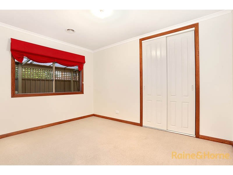 10 Pendle Close, Narre Warren South VIC 3805