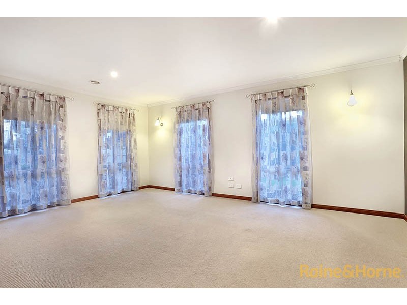 10 Pendle Close, Narre Warren South VIC 3805