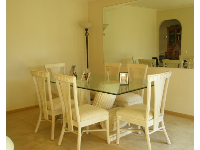 8 Forrester Walk, Narre Warren South VIC 3805