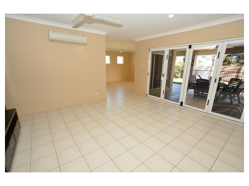 10 Hillside Court, Joyner QLD 4500