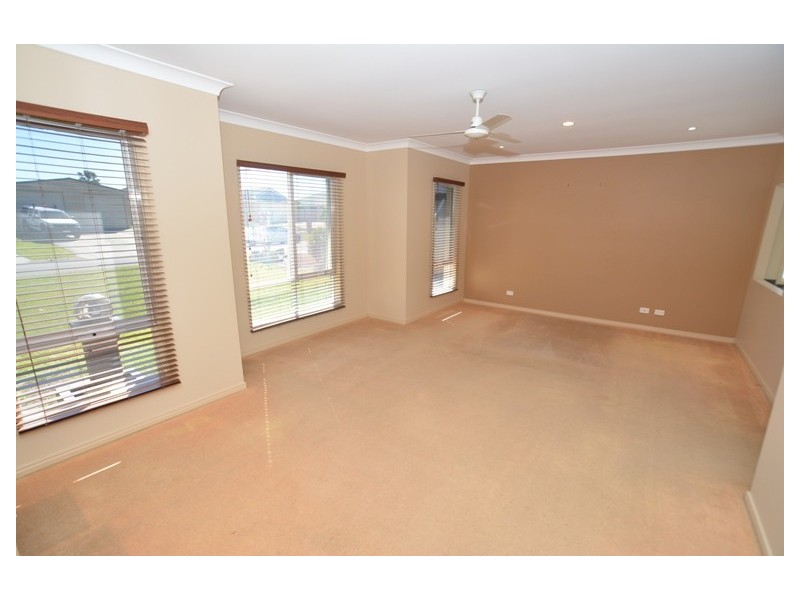 10 Hillside Court, Joyner QLD 4500