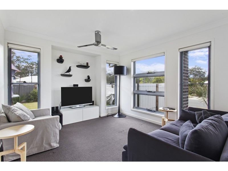 8 ANTONIO PLACE, Coomera QLD 4209