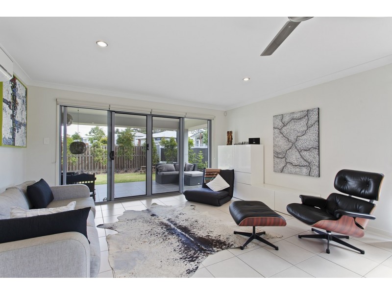 8 ANTONIO PLACE, Coomera QLD 4209