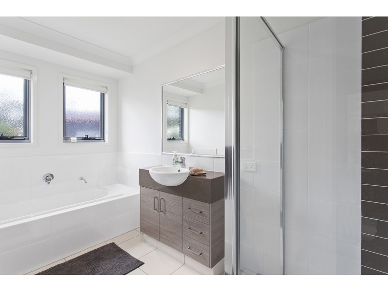 8 ANTONIO PLACE, Coomera QLD 4209