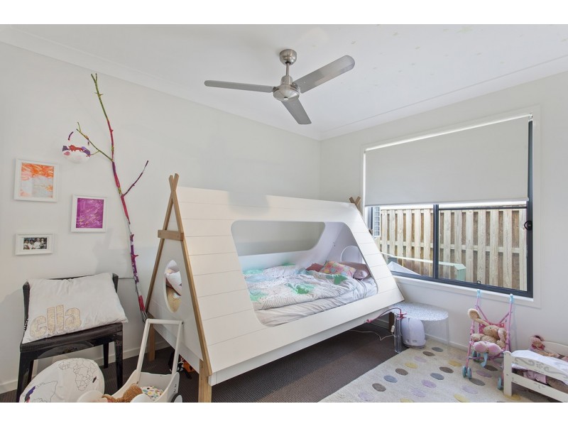 8 ANTONIO PLACE, Coomera QLD 4209